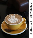 Small photo of Coffee latte adalah jenis kopi yang populer hampir di seluruh penjuru dunia karena rasanya yang familiar dan ramah bagi orang yang bahkan tidak menyukai kopi.