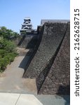 Kumamoto Castle is a Japanese castle located in Kumamoto City and was built in 1607 by Kiyomasa Kato.
It is one of the three most famous castles in Japan.