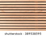 Wall covering with wooden slats; Regrowing raw material; Versatile natural material