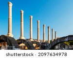 Smyrna agora. With the new works, the ruins of the ancient city began to appear. Agora is located in the center of Izmir. Izmir Turkey