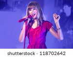 Taylor Swift Performs And Turns ...